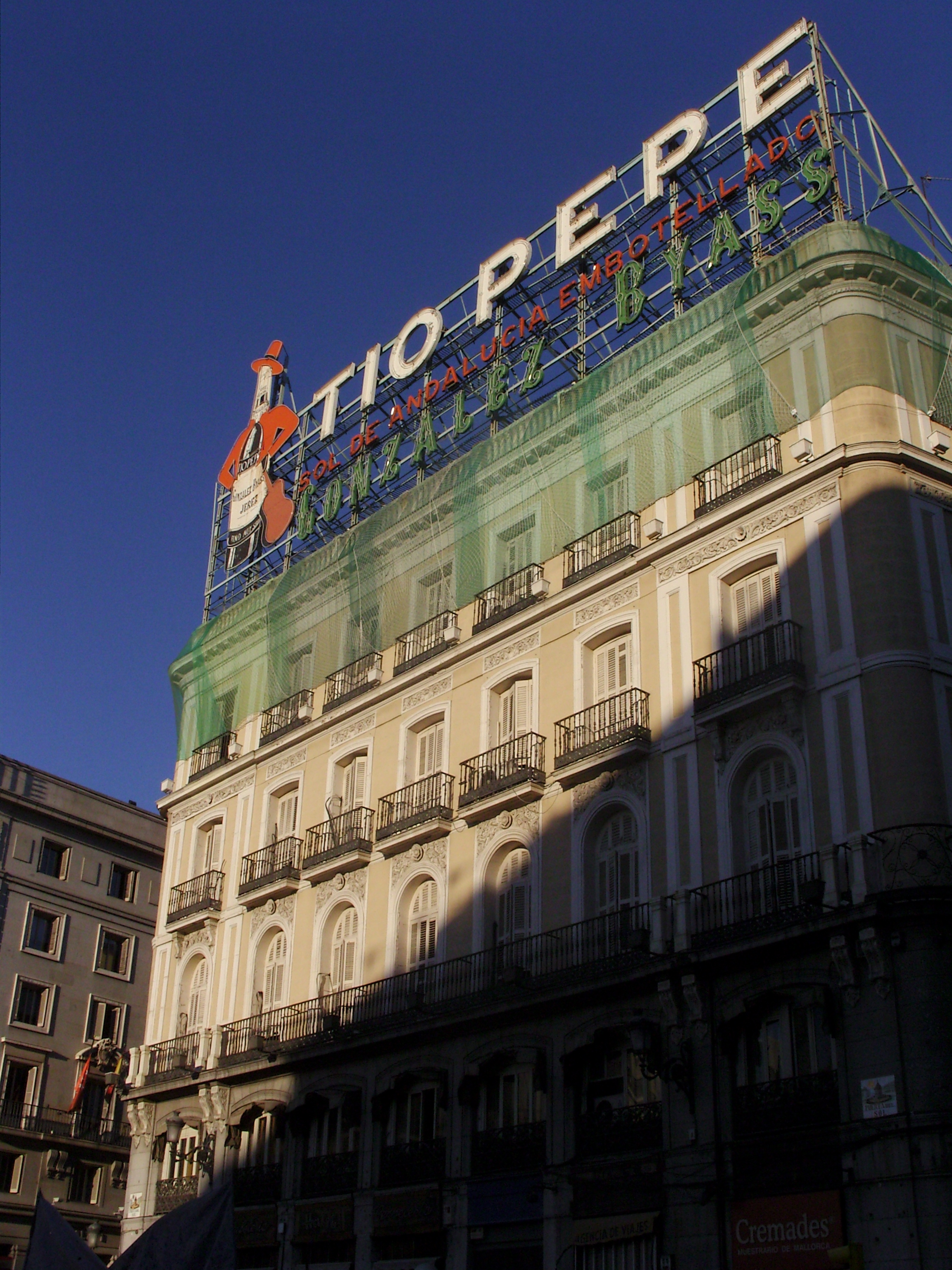 a picture of a building in madrid